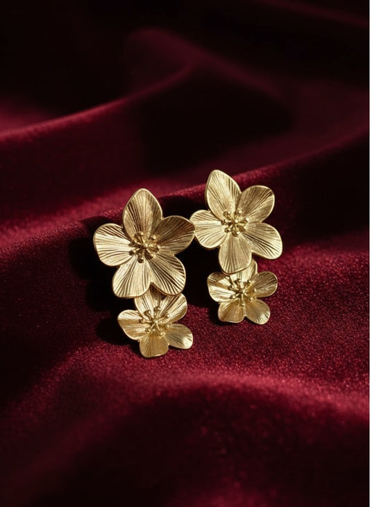 🌸 Golden Petal Cascade Earrings – Bloom with Radiance