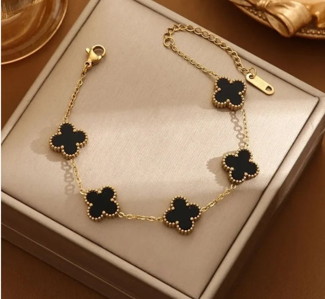 🖤 The Noir Bloom Bracelet – Timeless Elegance in Black & Gold