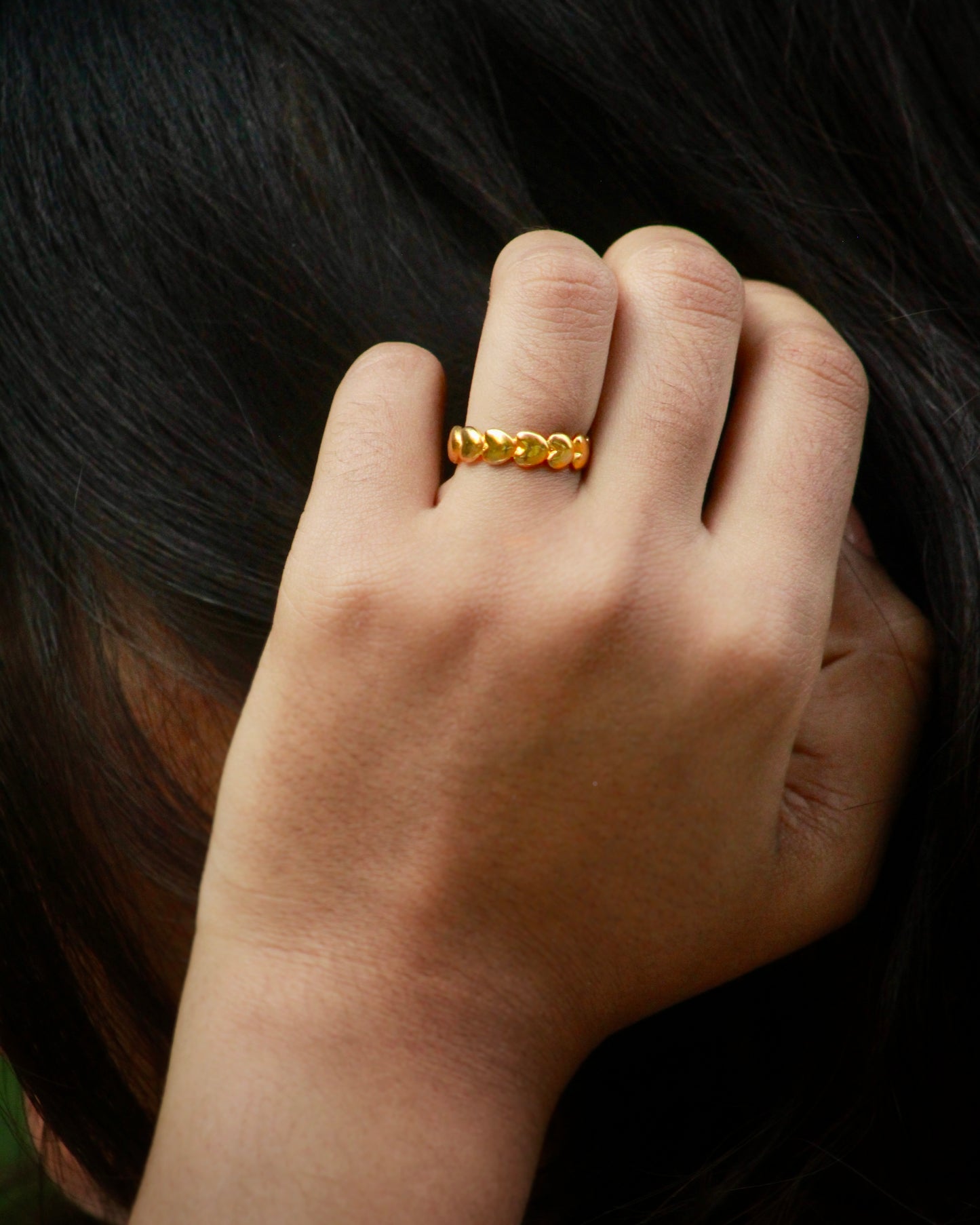 ✨ The Gleam Band Ring – Subtle Brilliance, Enduring Charm