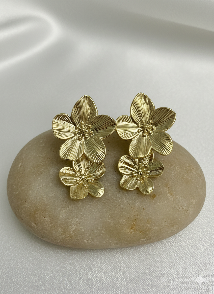 🌸 Golden Petal Cascade Earrings – Bloom with Radiance